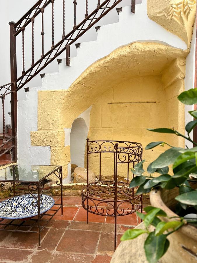 Hostal Servilia Кармона Екстериор снимка