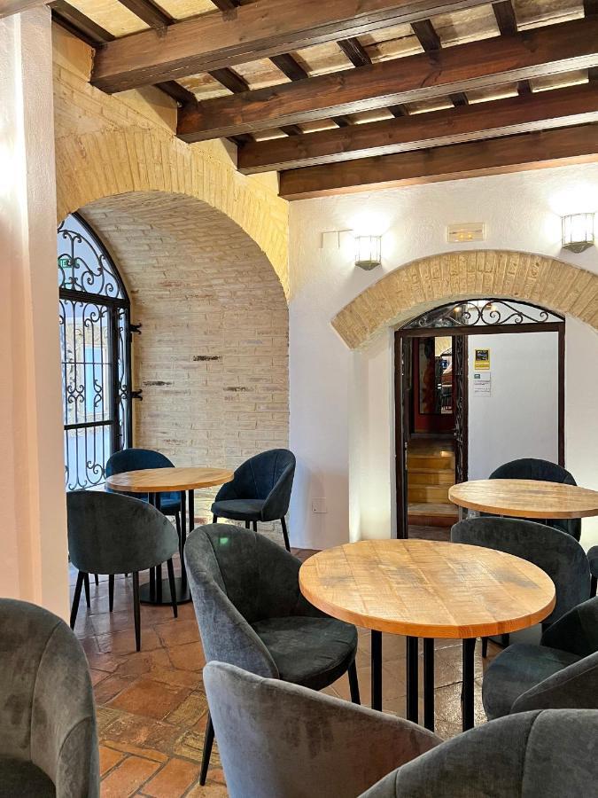 Hostal Servilia Кармона Екстериор снимка