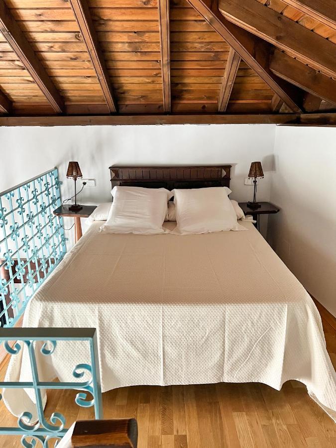 Hostal Servilia Кармона Екстериор снимка