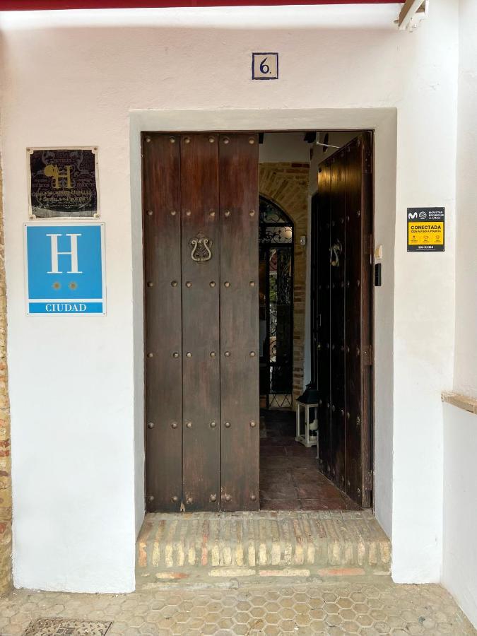 Hostal Servilia Кармона Екстериор снимка