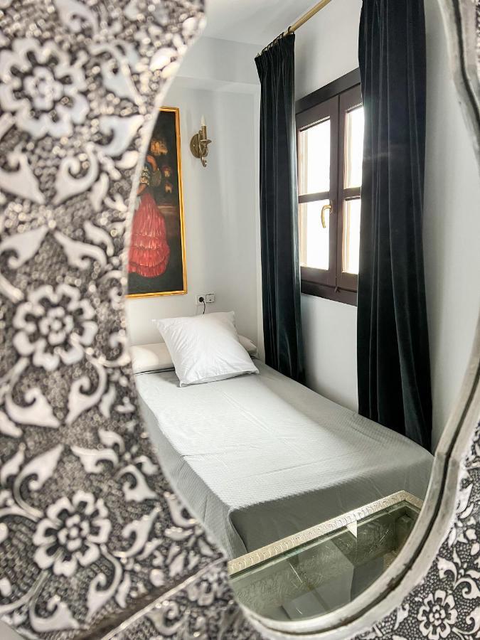 Hostal Servilia Кармона Екстериор снимка