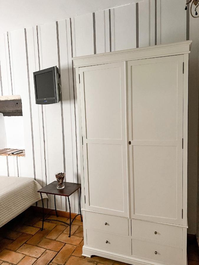 Hostal Servilia Кармона Екстериор снимка