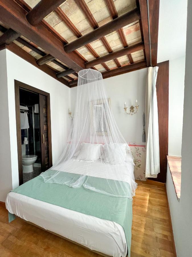 Hostal Servilia Кармона Екстериор снимка