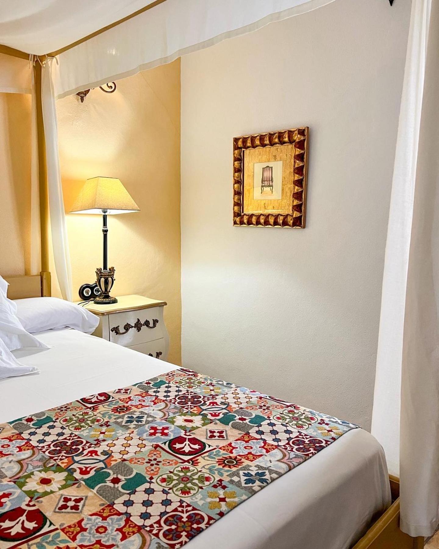 Hostal Servilia Кармона Екстериор снимка