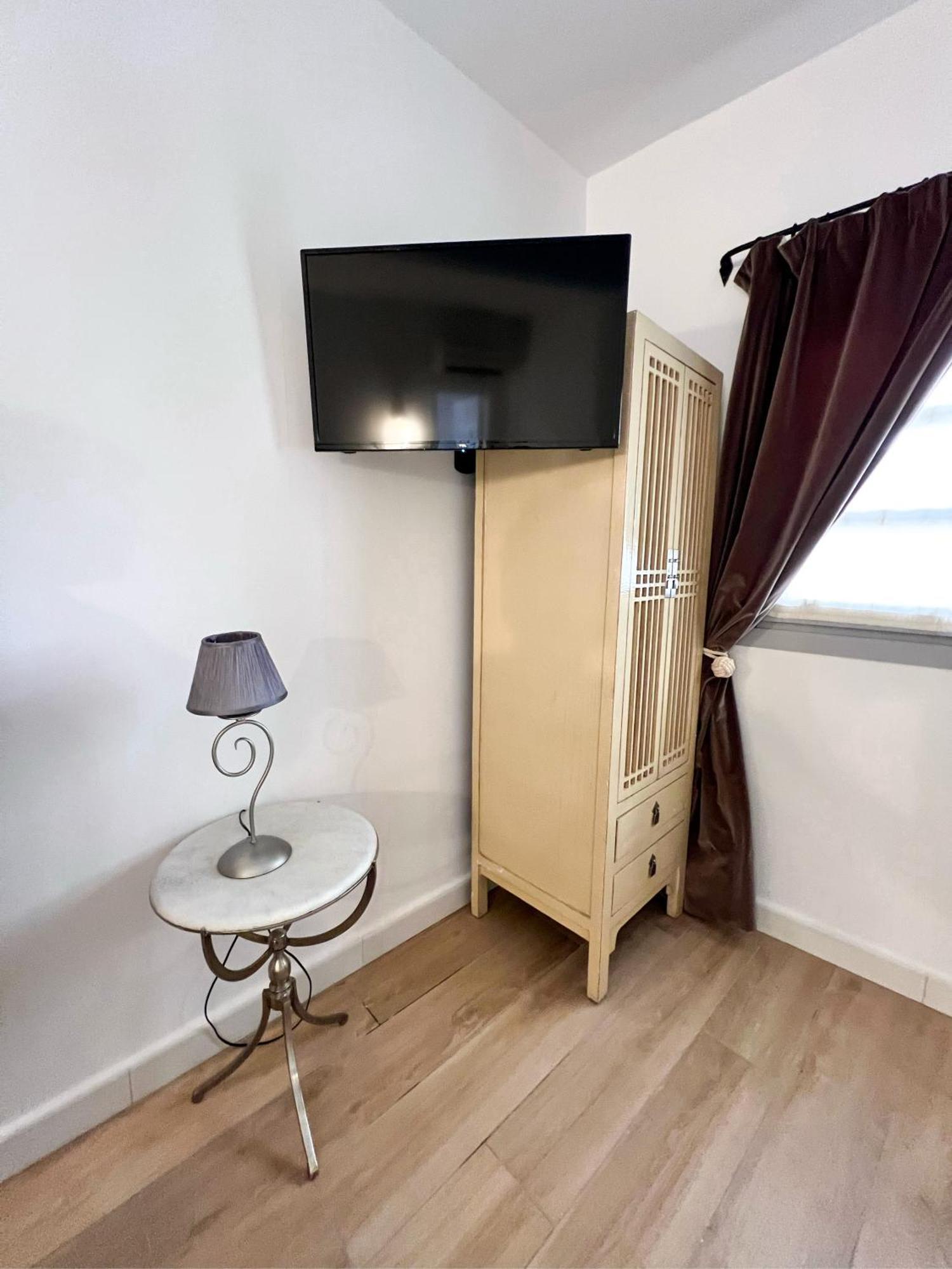 Hostal Servilia Кармона Екстериор снимка