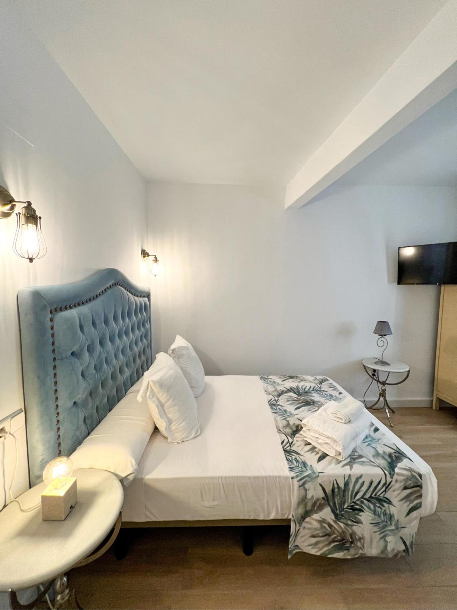 Hostal Servilia Кармона Екстериор снимка